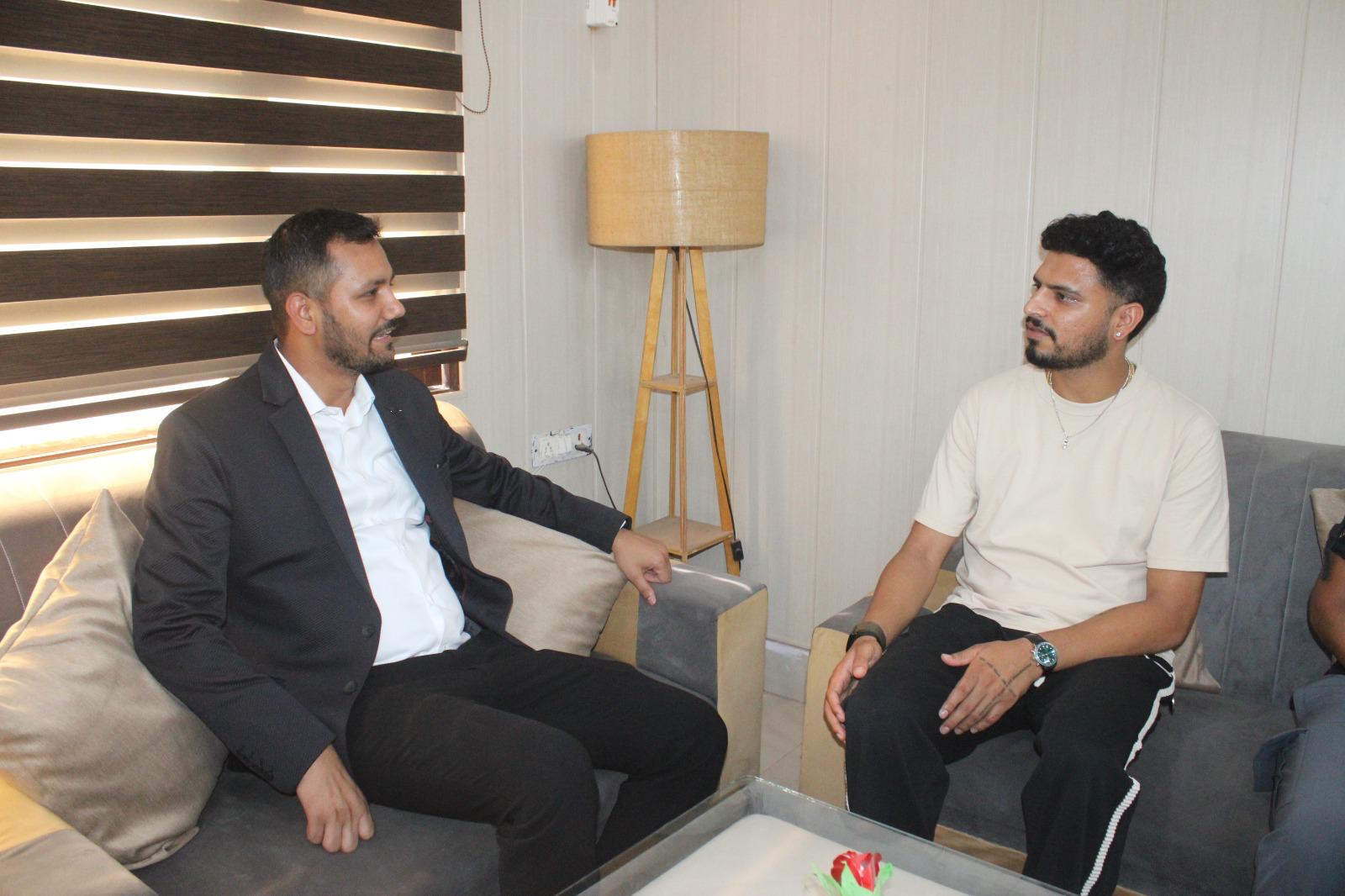 Vaibhav Arora coaching students